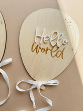 Load image into Gallery viewer, Personalised name Plaque // Balloon announcement Disc
