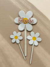 Load image into Gallery viewer, Personalised Daisy Cake Topper // x3 piece
