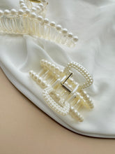 Load image into Gallery viewer, Small Pearl Claw Clip // Hair accessory
