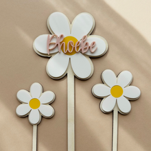 Load image into Gallery viewer, Personalised Daisy Cake Topper // x3 piece
