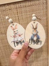 Load image into Gallery viewer, Personalised gift tags // ornament // Easter name tag
