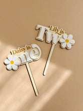 Load image into Gallery viewer, Personalised age TWO Daisy Cake Topper // Two cake topper
