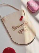 Load image into Gallery viewer, Sweetie Pie Hanger // Valentine’s decoration
