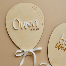 Load image into Gallery viewer, Personalised name Plaque // Balloon announcement Disc
