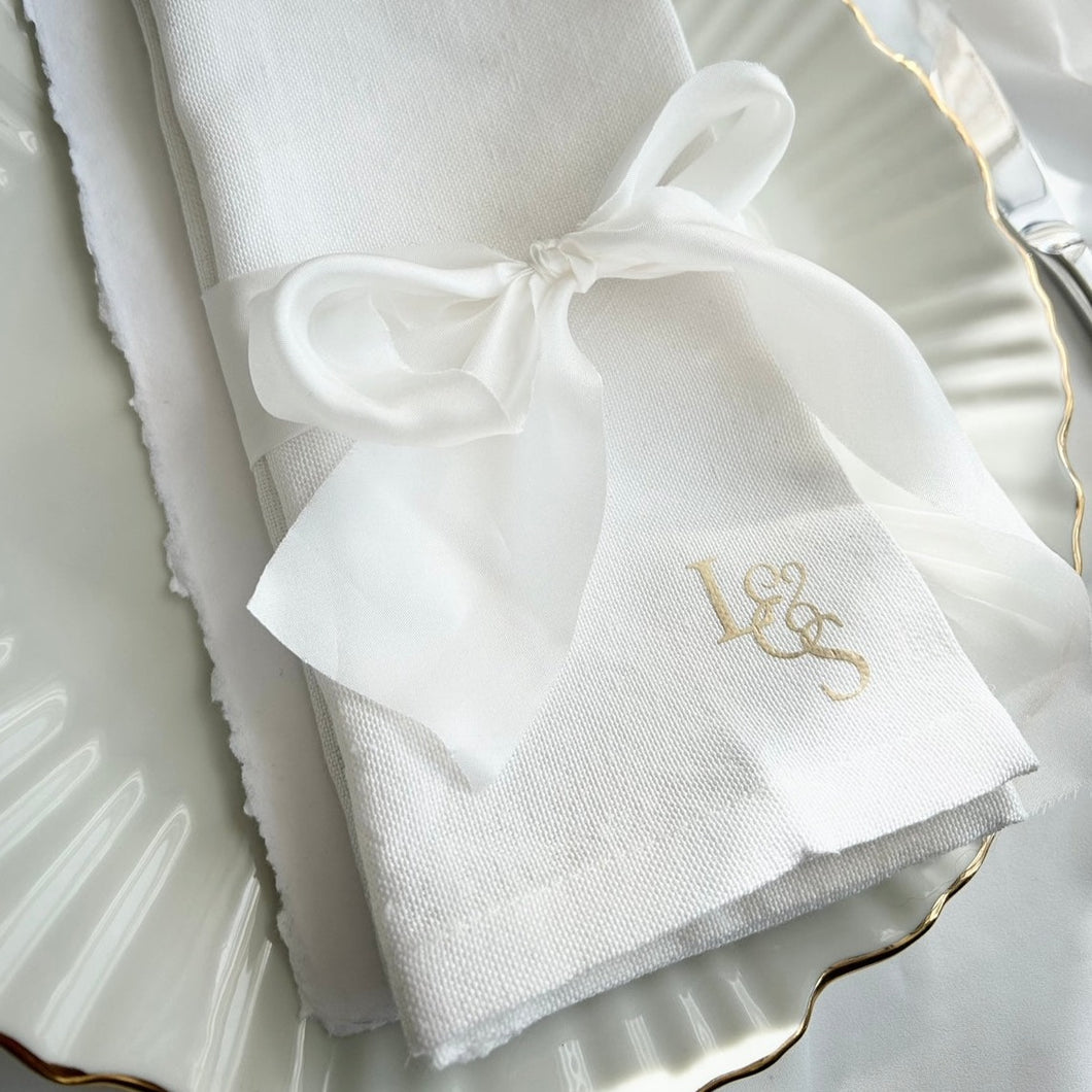 WHITE personalised napkins // Wedding Decor